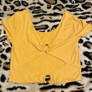 AERO cropped tee! only worn once!
